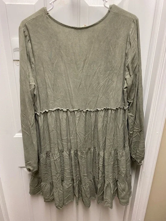 Altard State Sage Green V-Neck Tiered Tunic - Picture 3 of 4